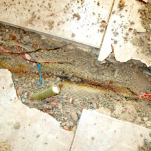 And this is the result when heating cables cross. Long-term overheating (it can take a few days, even weeks or months) broke the insulation, the connection short-circuited and the circuit breaker was activated. The picture shows the remains of the heating cable which melted during the short circuit.