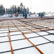 Installation and use of heating cables is possible up to temperatures of -10 ° C.