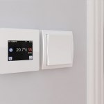 Jednoduchý design termostatu TFT Wifi lze snadno kombinovat s různými typy vypínačů